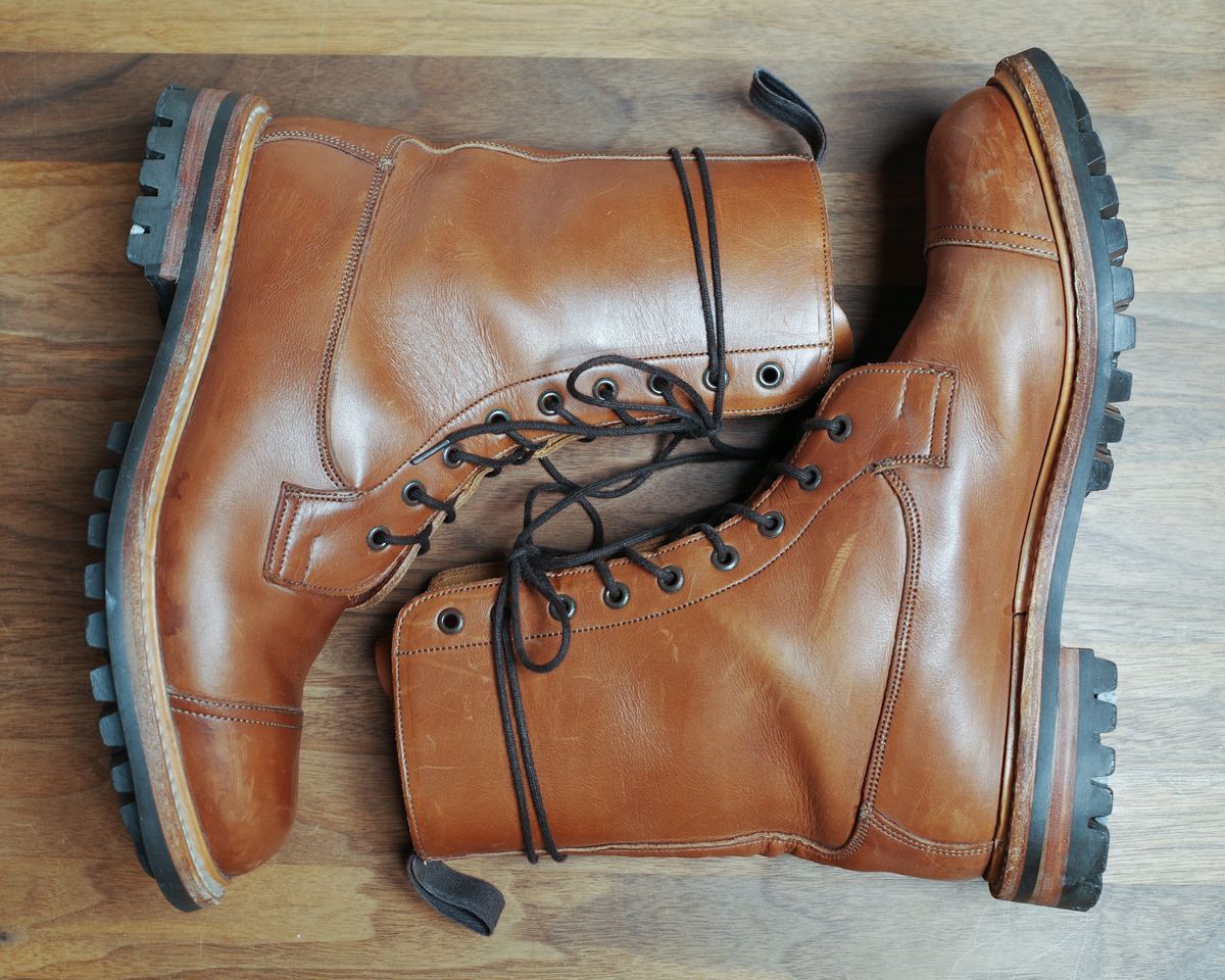 Photo by LydiaWinters on January 5, 2025 of the Tricker's Lucia Super Boot in Tanneries Haas Gold.