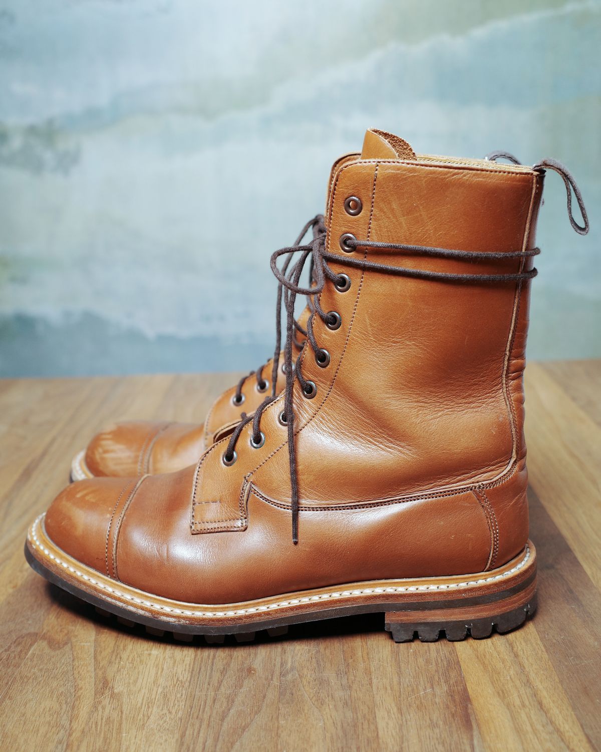 Photo by LydiaWinters on January 5, 2025 of the Tricker's Lucia Super Boot in Tanneries Haas Gold.