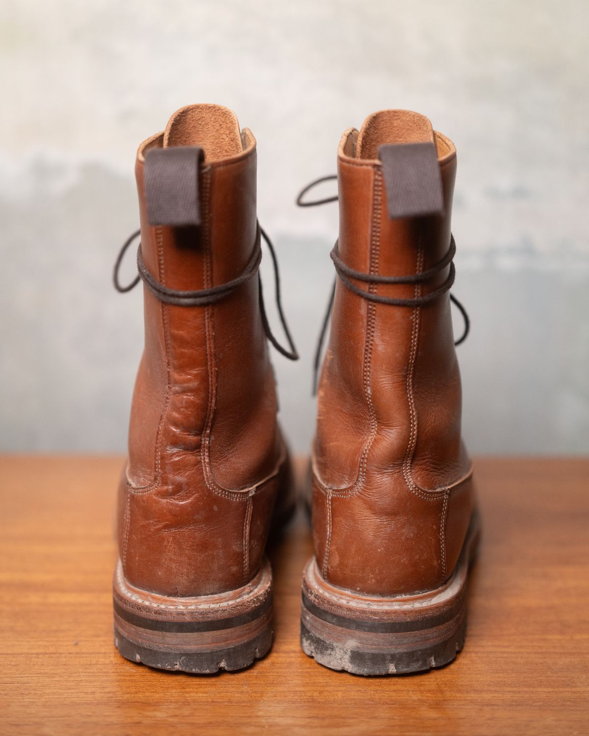 Photo by LydiaWinters on March 5, 2025 of the Tricker's Lucia Super Boot in Tanneries Haas Gold.