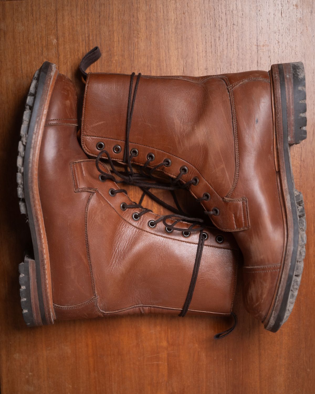 Photo by LydiaWinters on March 5, 2025 of the Tricker's Lucia Super Boot in Tanneries Haas Gold.