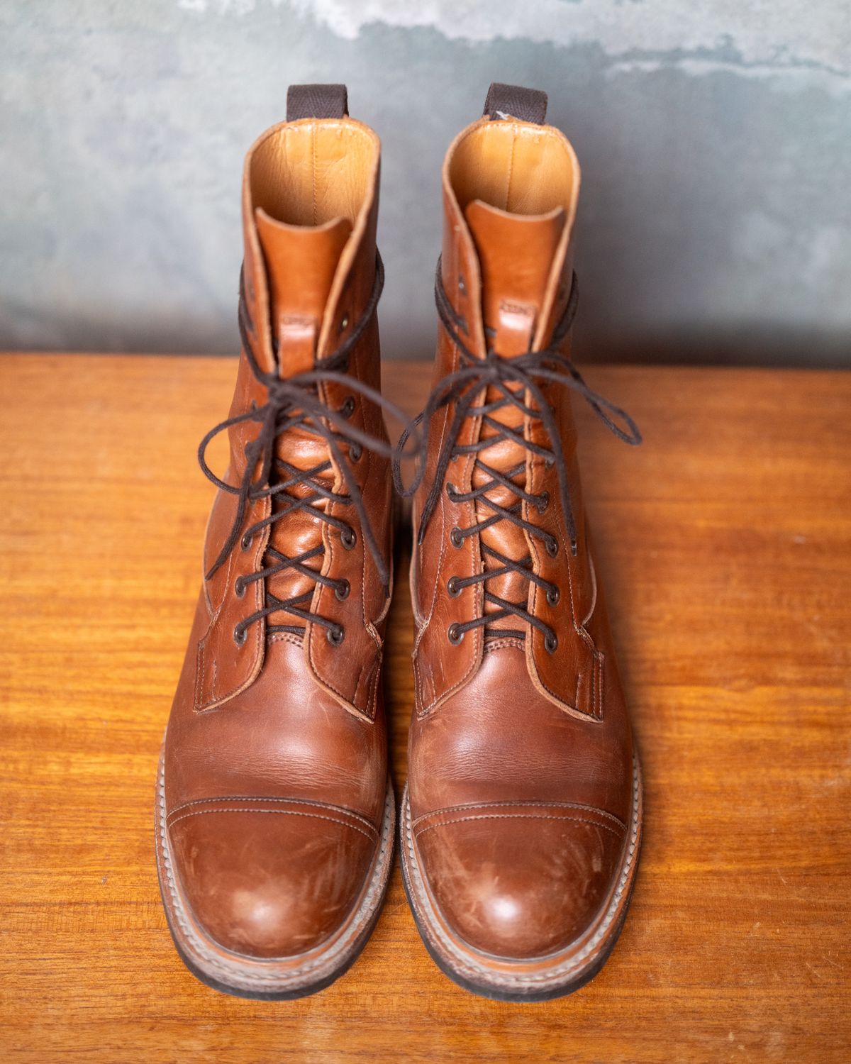 Photo by LydiaWinters on March 5, 2025 of the Tricker's Lucia Super Boot in Tanneries Haas Gold.