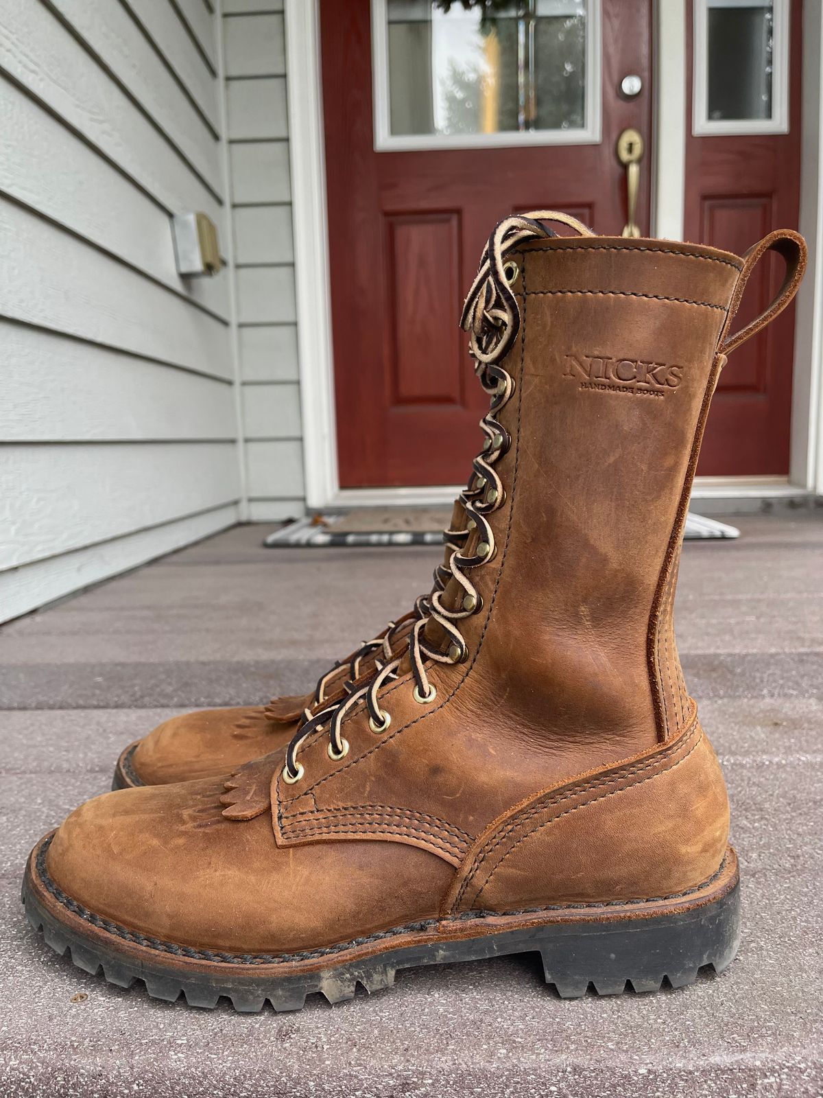 Photo by pontiuspilotus on November 1, 2025 of the Nicks Firetrooper in Seidel WeatherShield Brown.