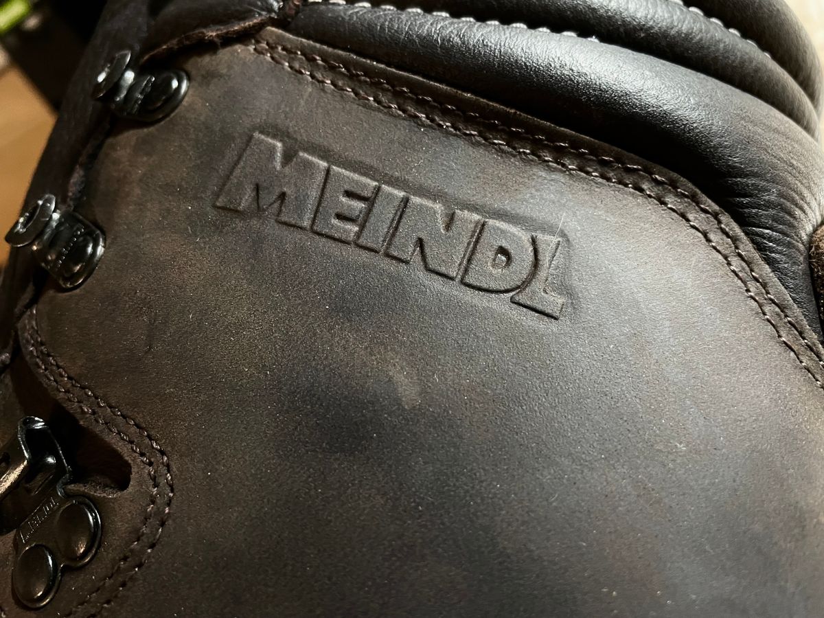 Photo by kennenbekel on April 20, 2023 of the Meindl Perfekt in Sil Russian Leather.