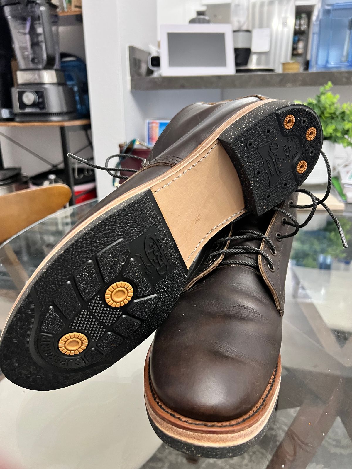 Photo by libbo on October 11, 2024 of the Redwing Merchant in S.B. Foot Amber Harness.
