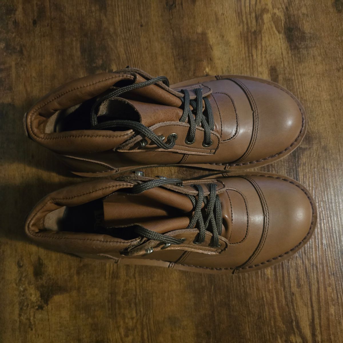 Photo by john_k on October 1, 2025 of the Jim Green African Ranger in Jim Green / Natural Veg Tan.
