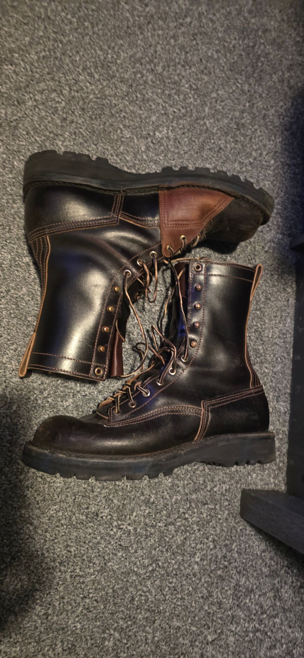 Photo by john_k on December 5, 2024 of the Nicks x Rose Anvil ND3 in Horween Brown Waxed Flesh.