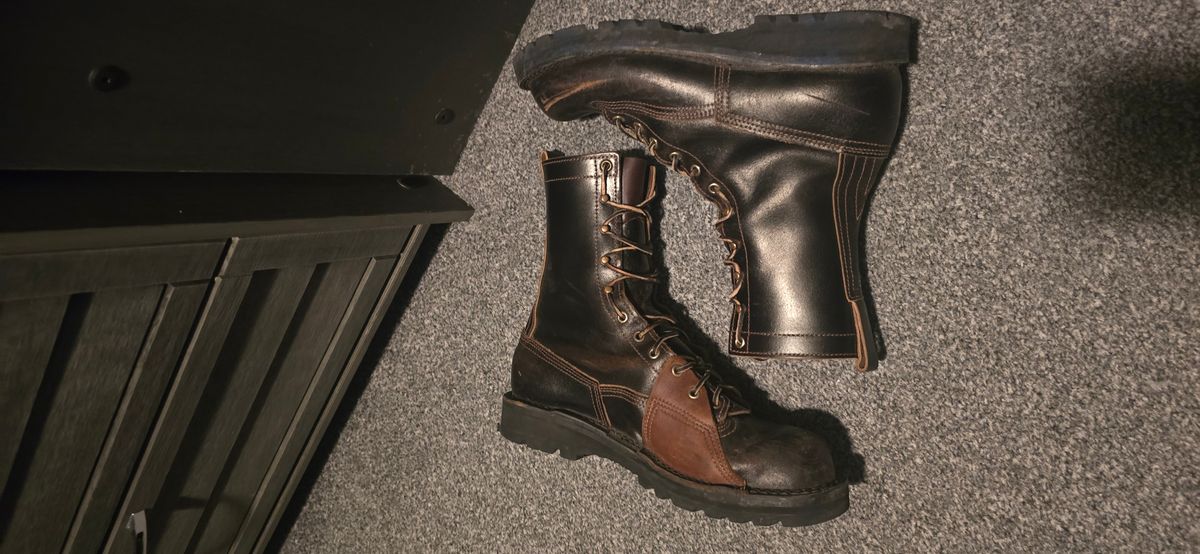 Photo by john_k on January 5, 2025 of the Nicks x Rose Anvil ND3 in Horween Brown Waxed Flesh.