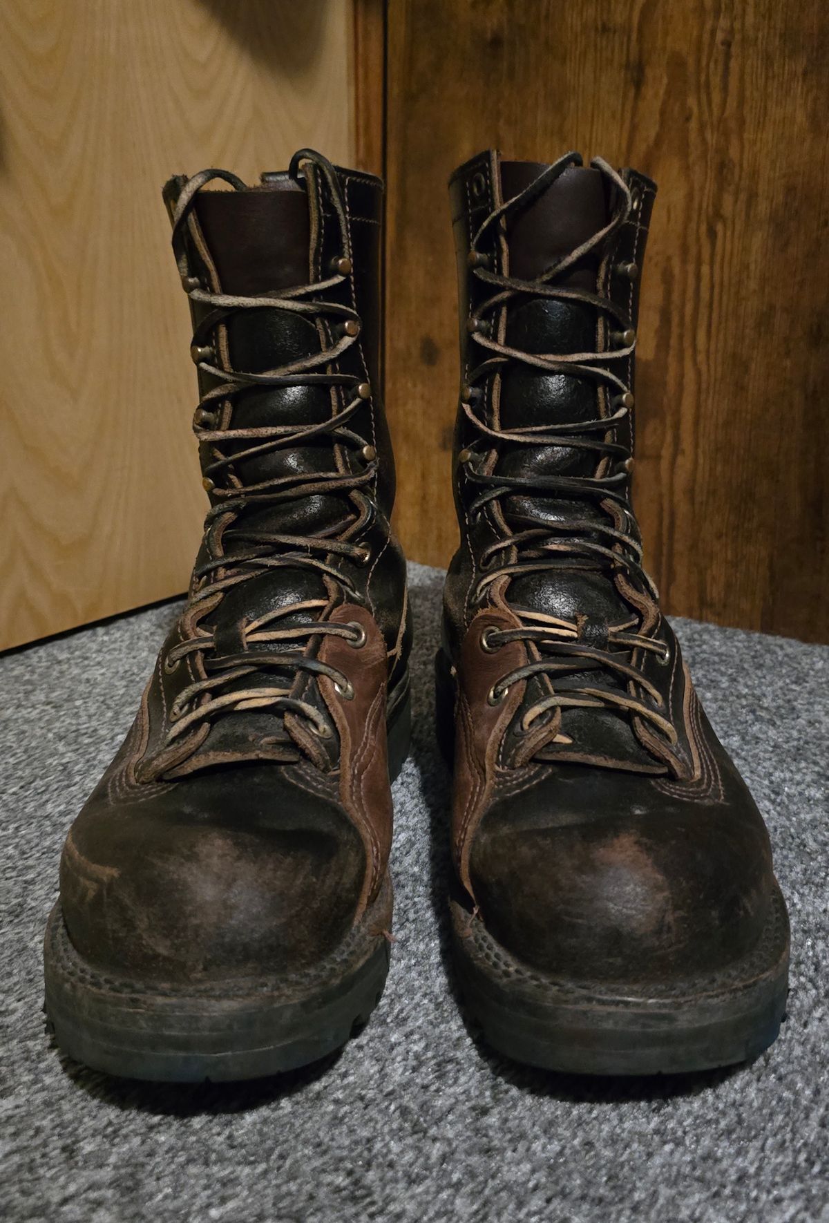 Photo by john_k on March 6, 2025 of the Nicks x Rose Anvil ND3 in Horween Brown Waxed Flesh.