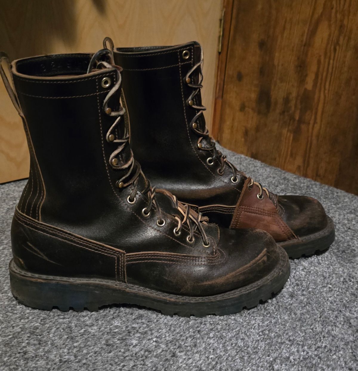 Photo by john_k on March 6, 2025 of the Nicks x Rose Anvil ND3 in Horween Brown Waxed Flesh.