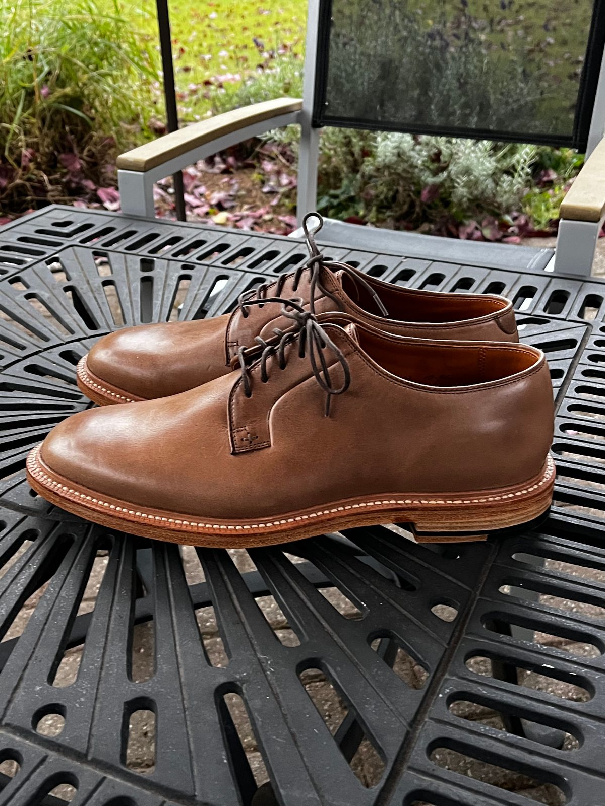 Photo by Arturo860 on October 13, 2024 of the Grant Stone Plain Toe Blucher in Horween Dune Chromexcel.
