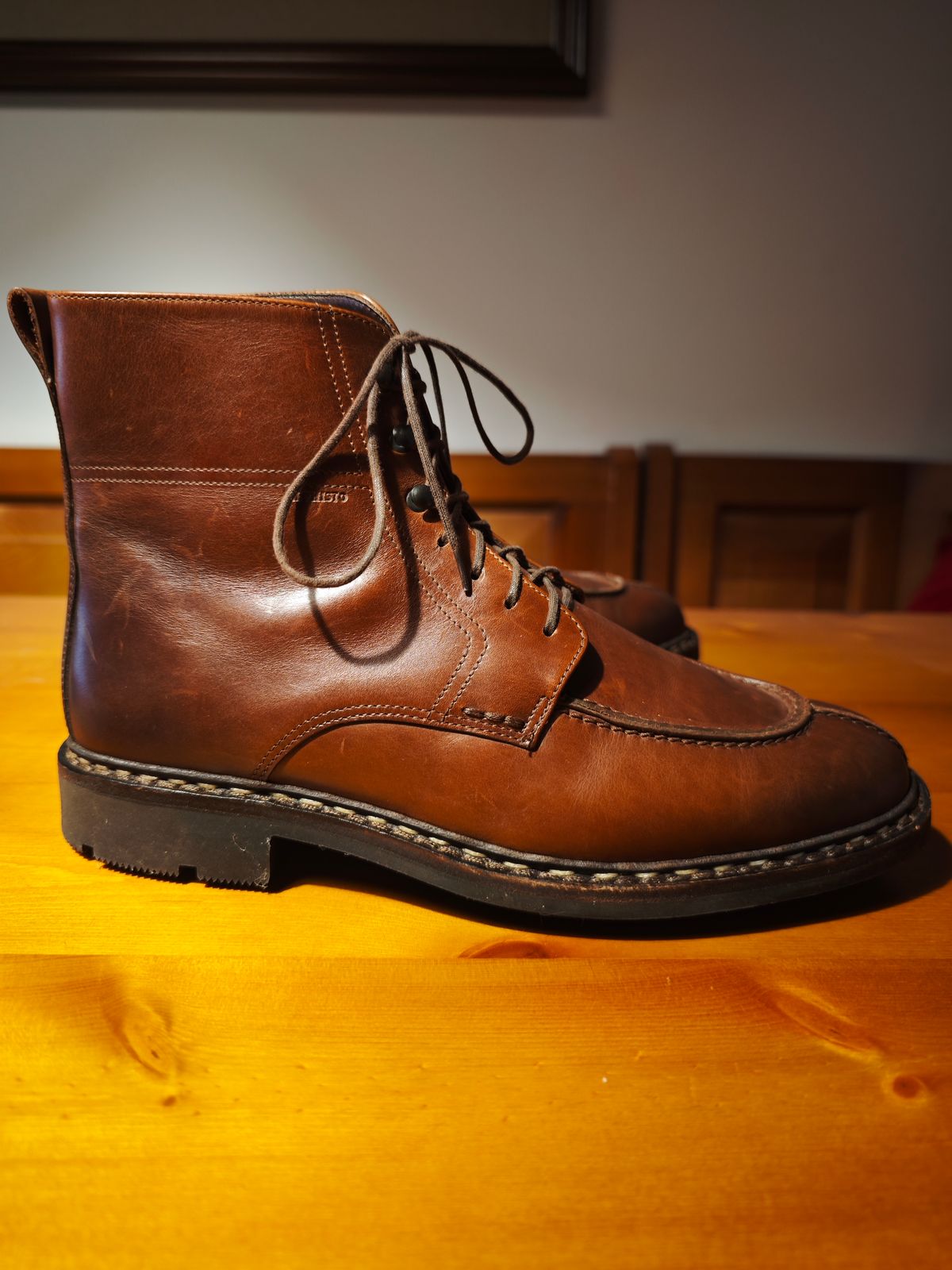 Photo by SimOnthEdge on January 23, 2026 of the Mephisto Heritage Sergio in Unknown Leather.