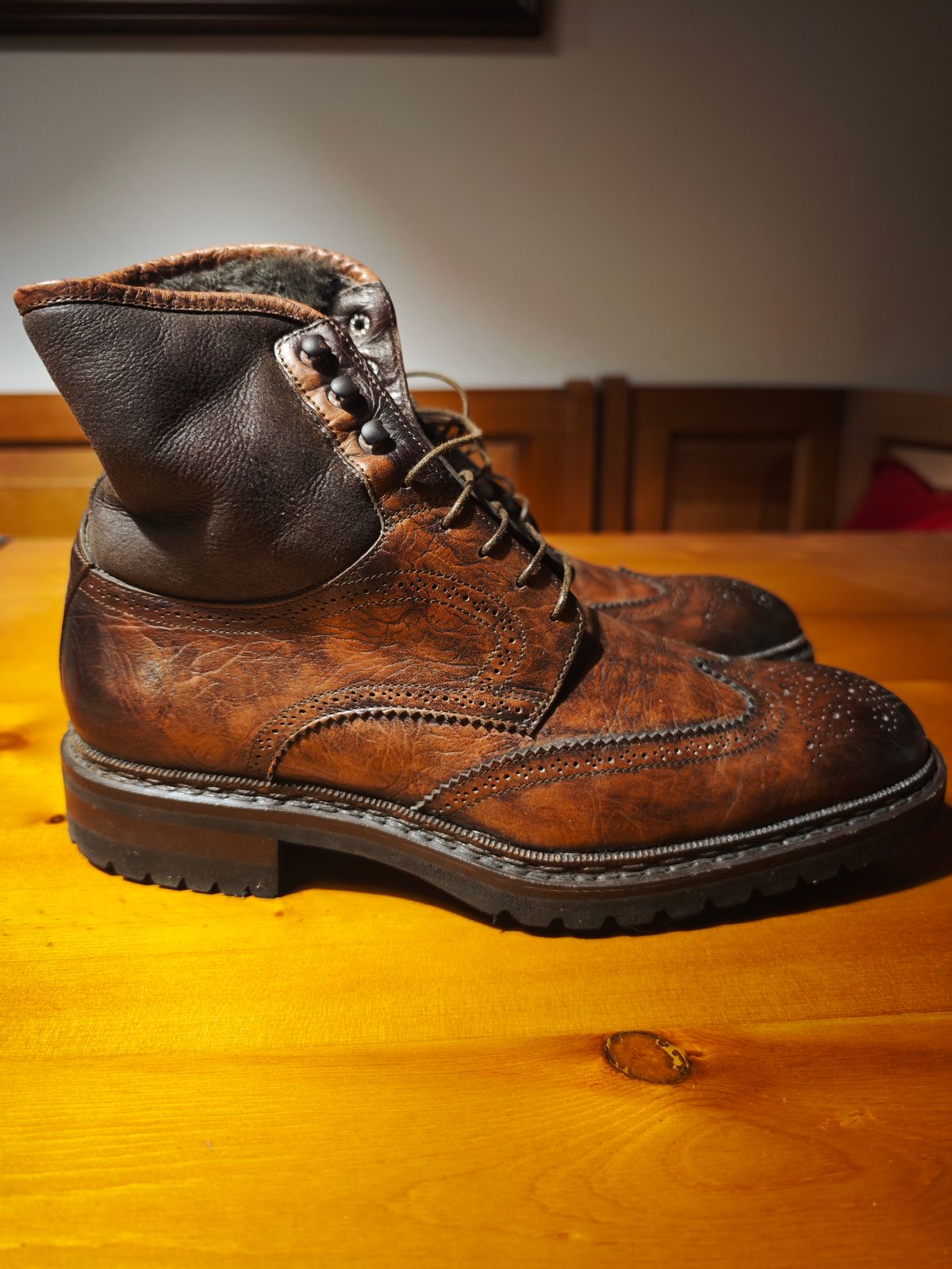 Photo by SimOnthEdge on January 23, 2026 of the Santoni Unknown Model in Unknown Leather.