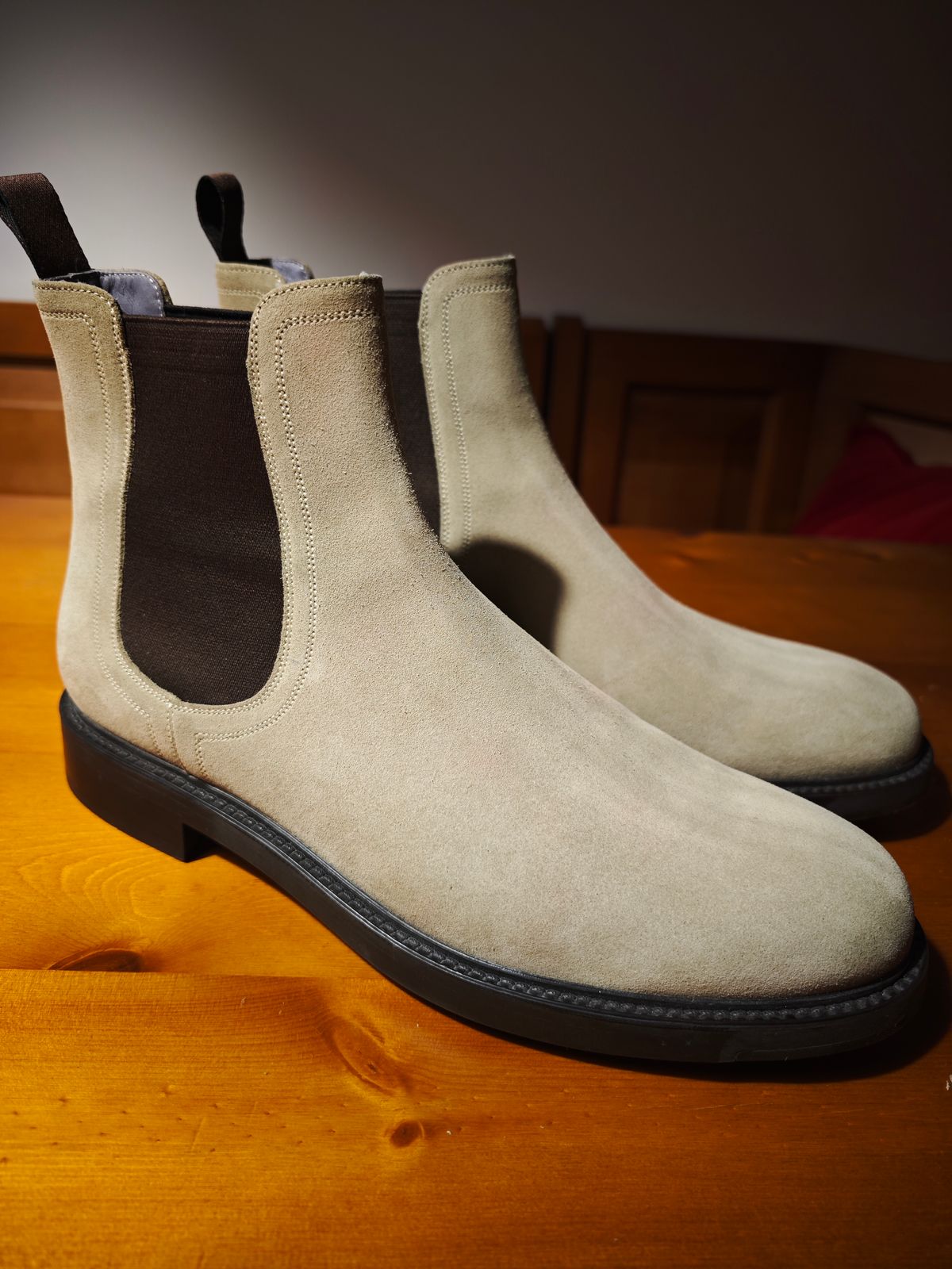 Photo by SimOnthEdge on January 15, 2026 of the Santoni Unknown Model in Unknown Leather.