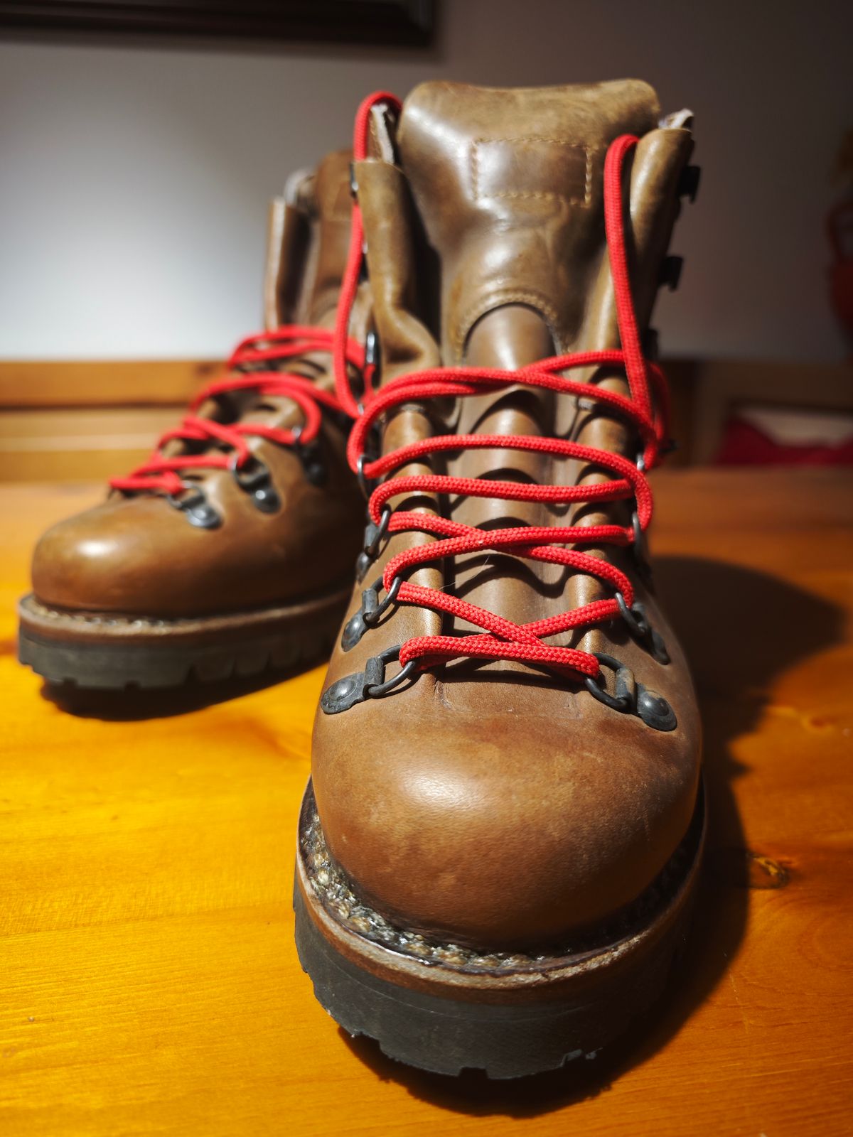 Photo by SimOnthEdge on January 21, 2026 of the Trezeta Guida in Unknown Natural Veg Tan.