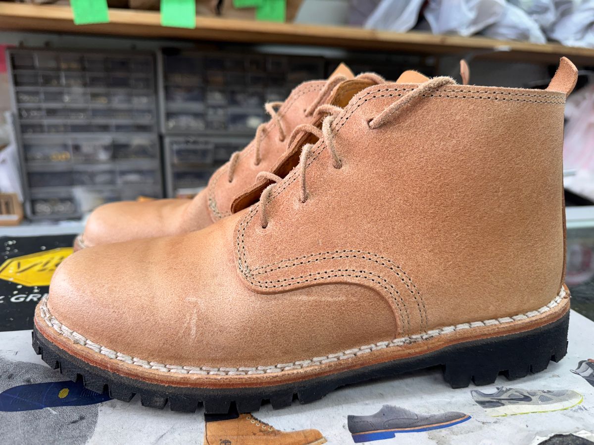 Photo by dogman on April 30, 2026 of the Yuketen Farmer’s Chukka in Waxed Rough Out Vachetta & Vachetta.