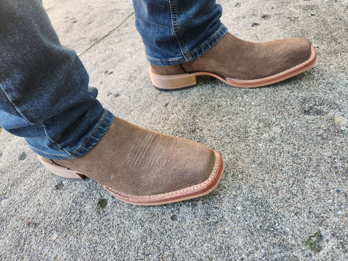 Photo by jhowk3209 on April 19, 2026 of the Justin Fergus in Chocolate Brown Roughout.