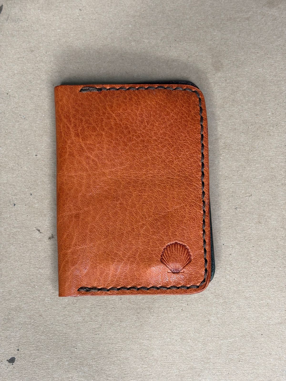 Photo by DWool on October 1, 2025 of the Self-Made Leather Gallery Card Holder in Italian Chrome Tan.