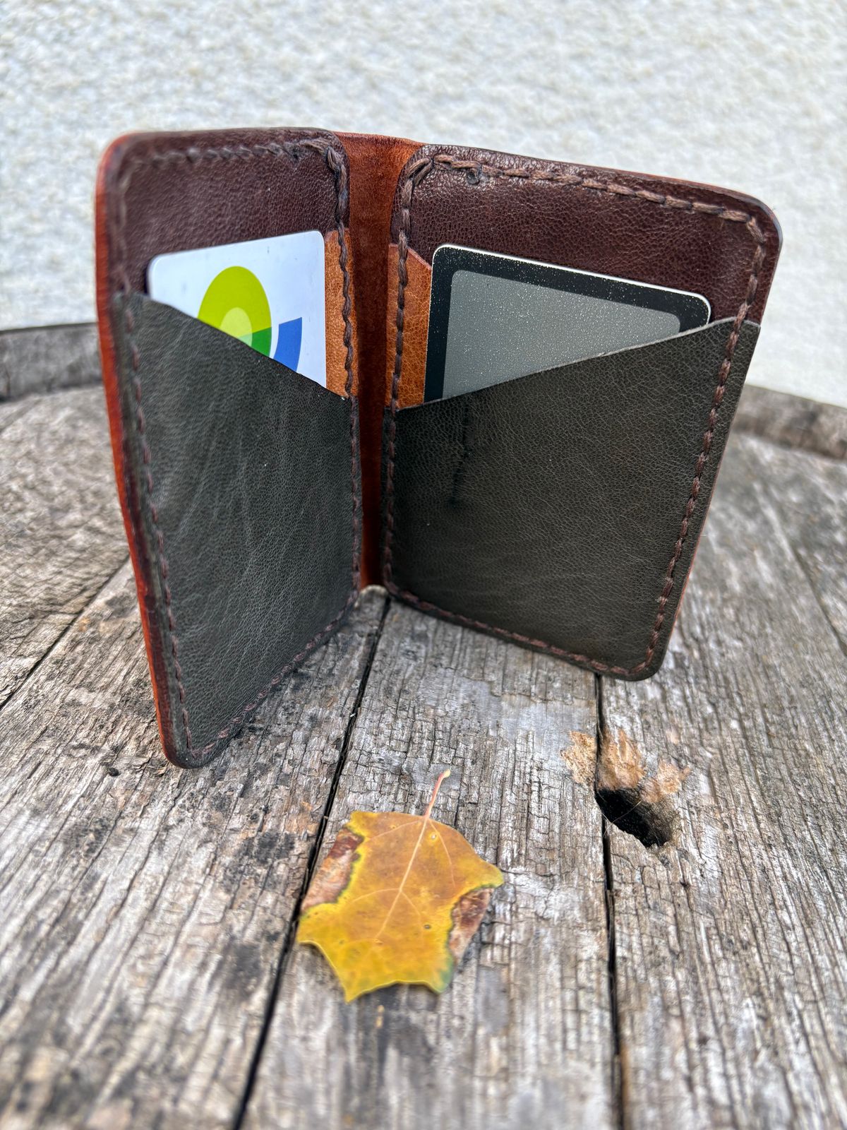 Photo by DWool on November 5, 2025 of the Self-Made Leather Gallery Card Holder in Italian Chrome Tan.