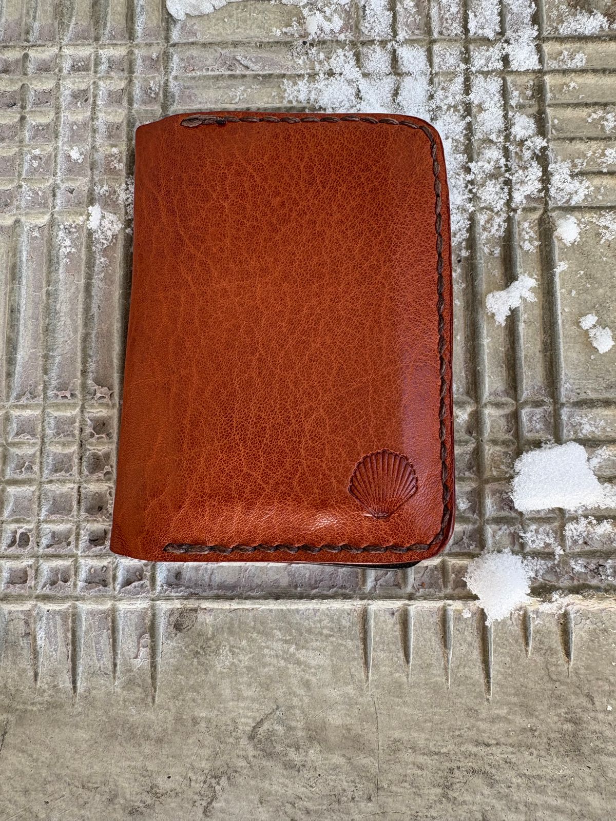 Photo by DWool on January 4, 2026 of the Self-Made Leather Gallery Card Holder in Italian Chrome Tan.