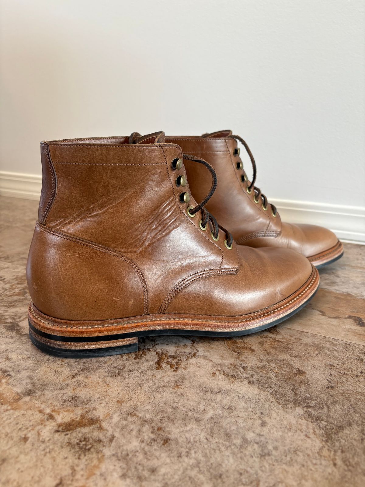 Photo by DWool on March 25, 2025 of the Grant Stone Diesel Boot in Horween Dune Chromexcel.