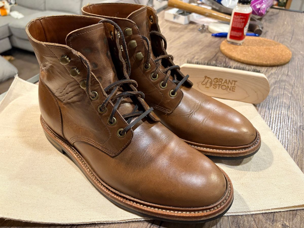 Photo by DWool on March 25, 2025 of the Grant Stone Diesel Boot in Horween Dune Chromexcel.