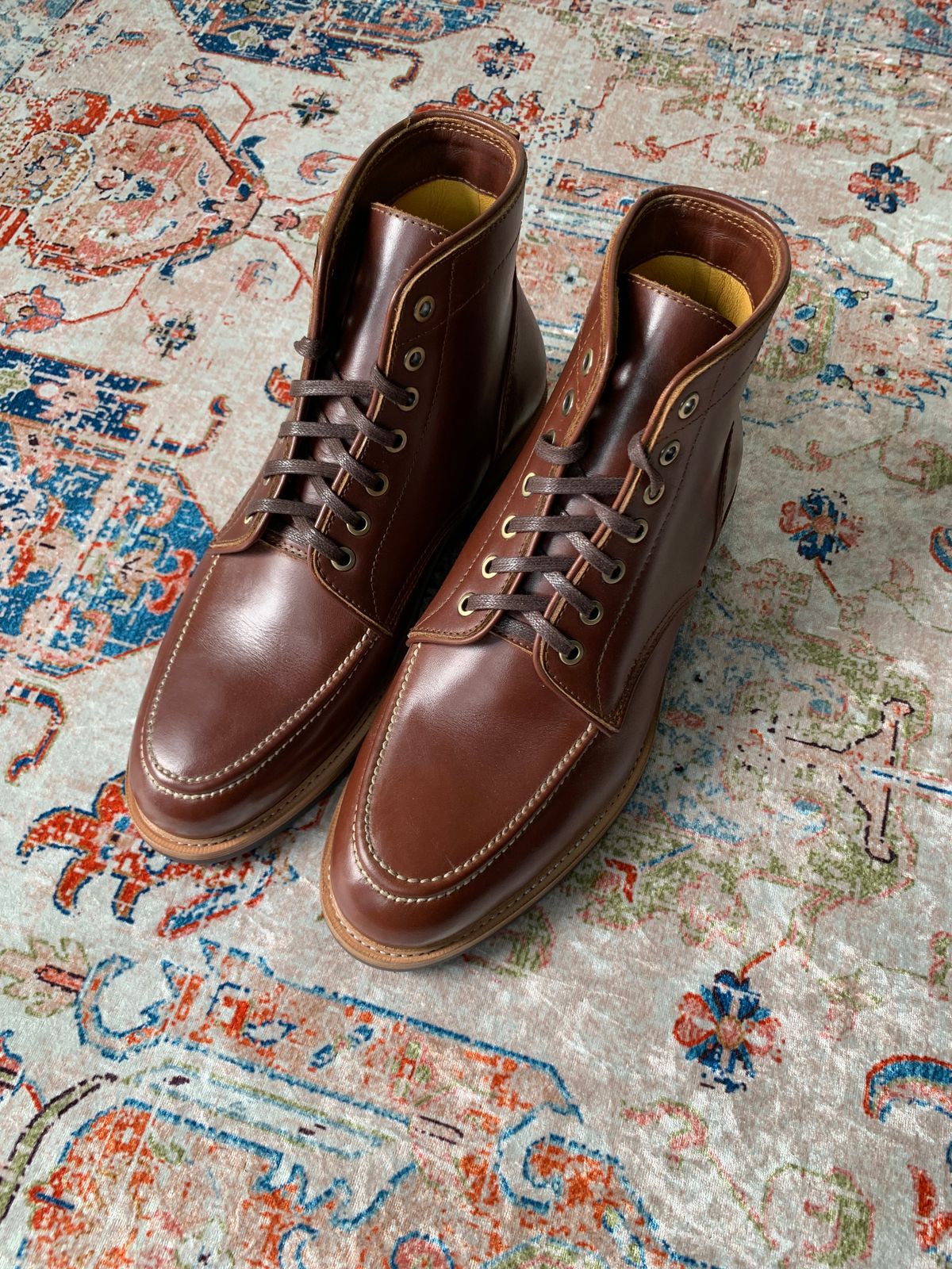 Photo by ggggggaling on November 5, 2025 of the Txture Pacific in Indonesian OxBlood Pull Up.