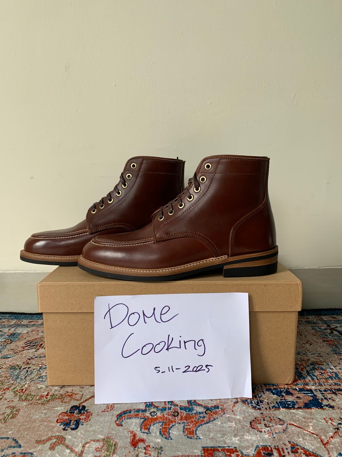 Photo by ggggggaling on November 5, 2025 of the Txture Pacific in Indonesian OxBlood Pull Up.