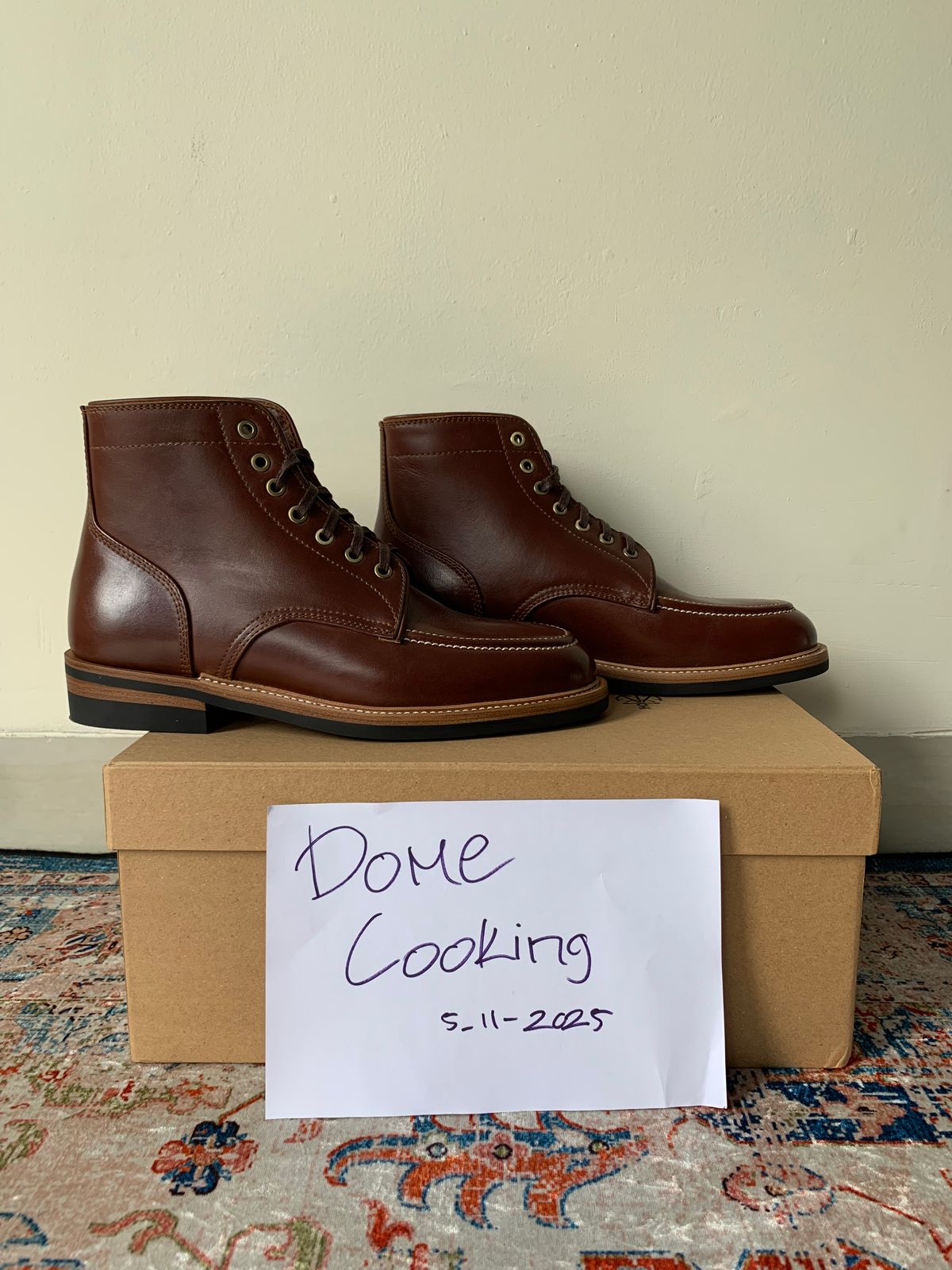 Photo by ggggggaling on November 5, 2025 of the Txture Pacific in Indonesian OxBlood Pull Up.