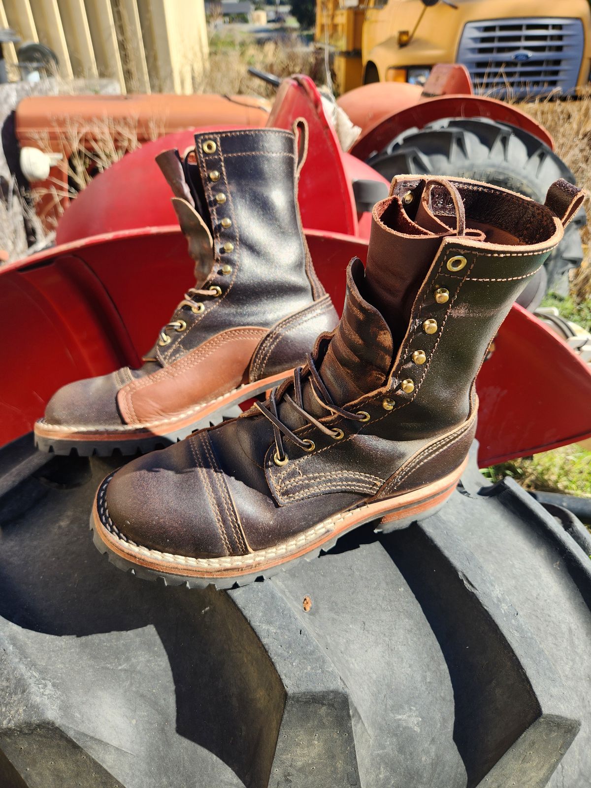 Photo by Redhook on November 2, 2025 of the Nicks x Rose Anvil ND1 in Horween Brown Waxed Flesh.