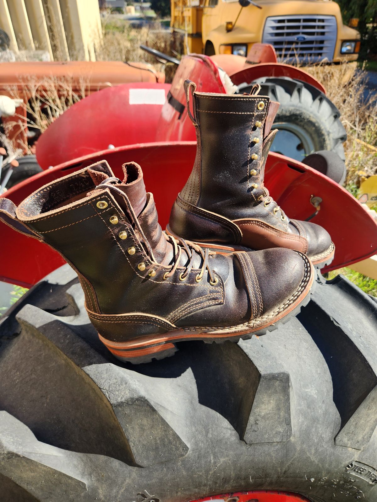 Photo by Redhook on November 2, 2025 of the Nicks x Rose Anvil ND1 in Horween Brown Waxed Flesh.