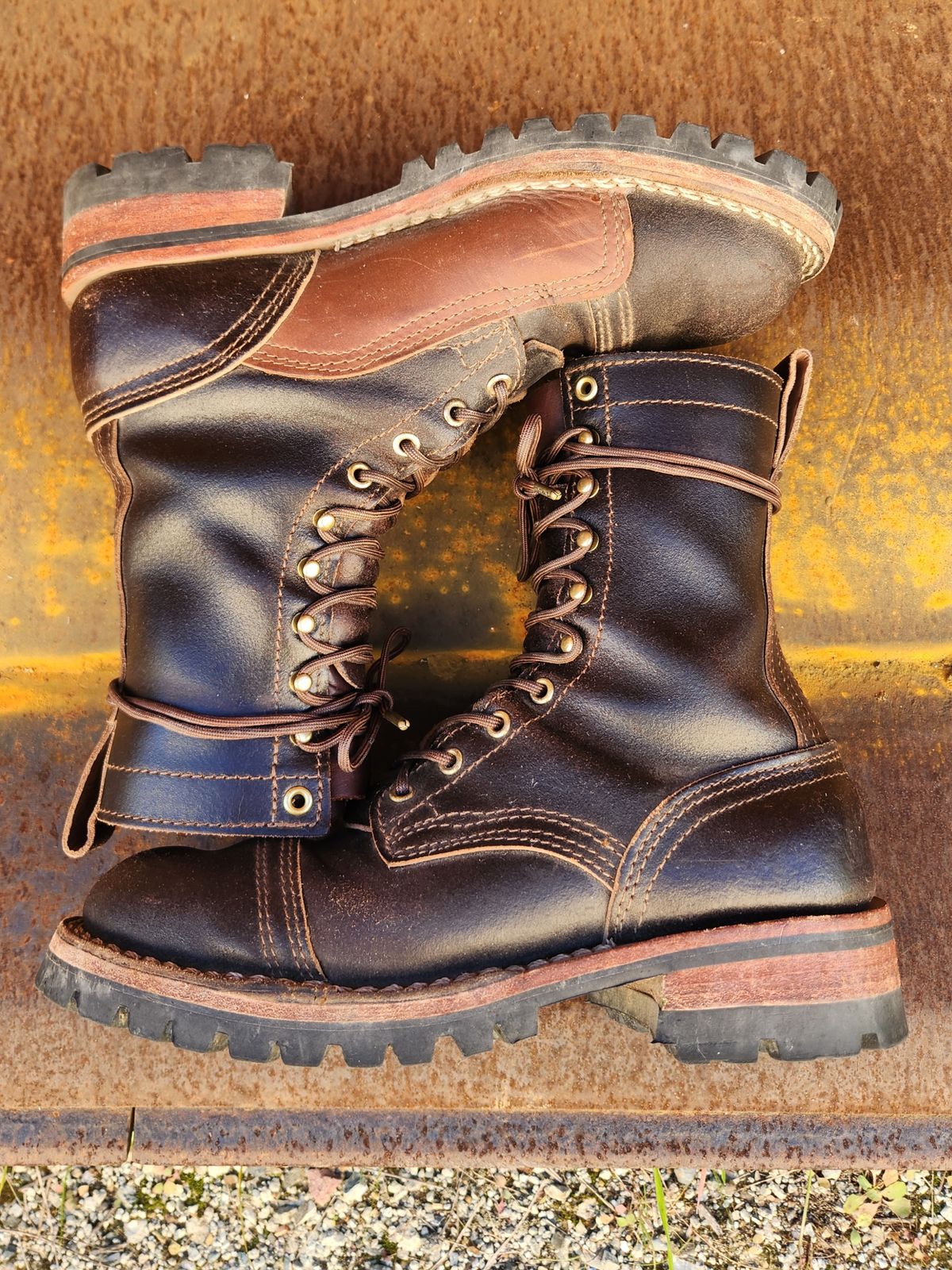 Photo by Redhook on February 4, 2026 of the Nicks x Rose Anvil ND1 in Horween Brown Waxed Flesh.