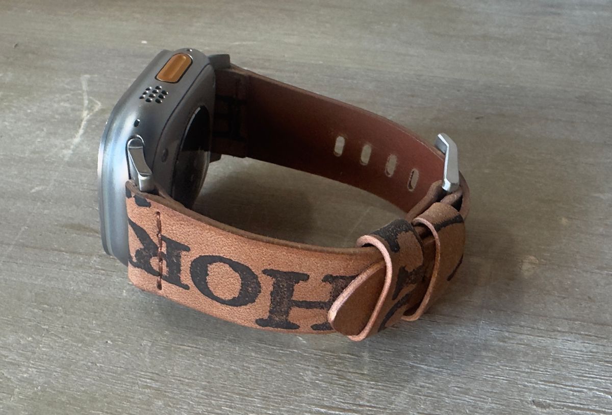 Photo by BamaBoyinTx on October 1, 2025 of the Ashland Leather Apple Watch Strap in Horween Reverse Natural Shell Cordovan.