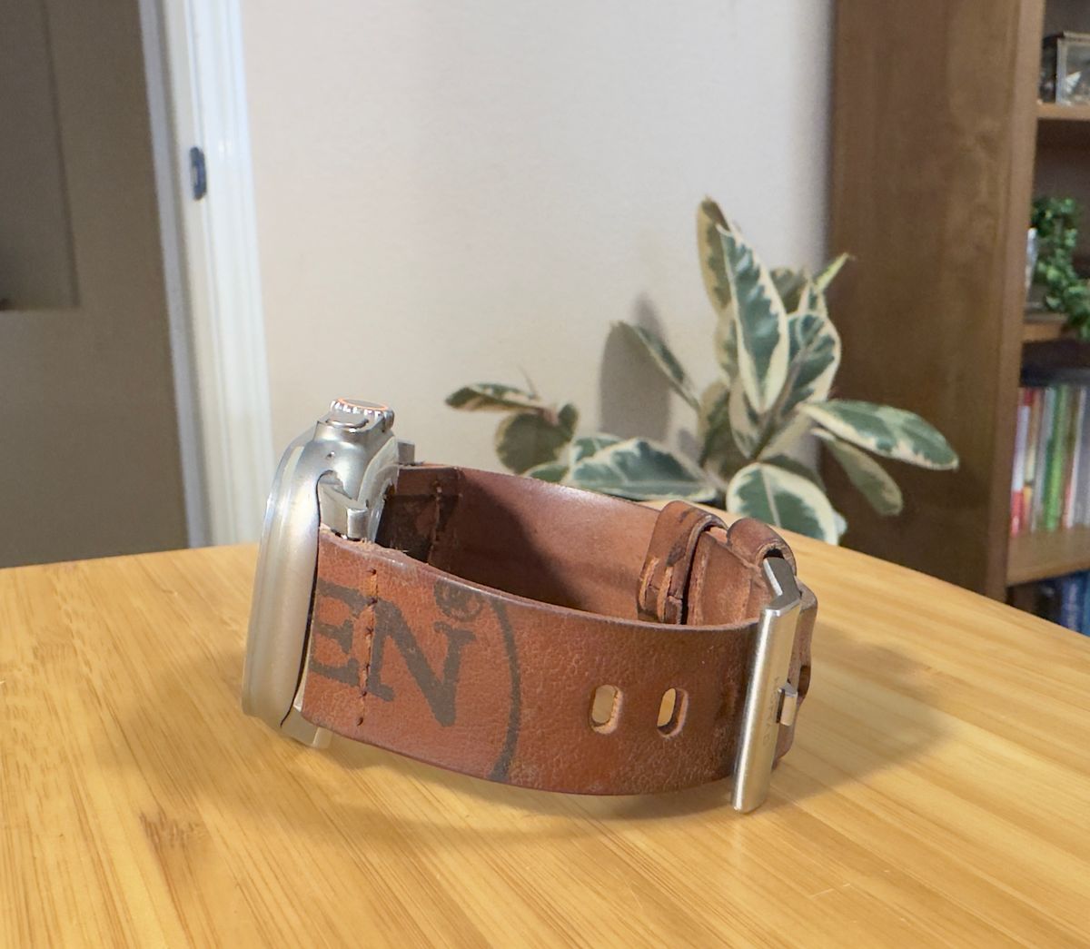 Photo by BamaBoyinTx on December 1, 2025 of the Ashland Leather Apple Watch Strap in Horween Reverse Natural Shell Cordovan.