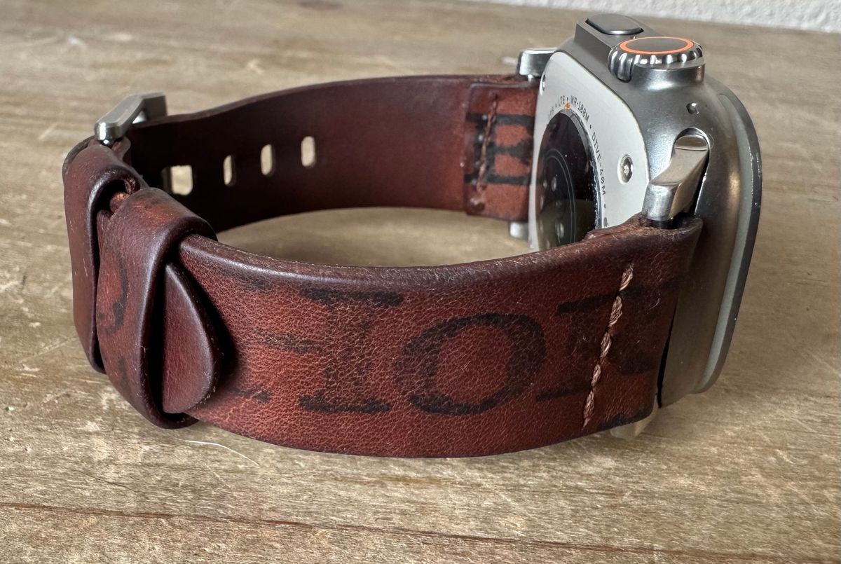 Photo by BamaBoyinTx on March 5, 2026 of the Ashland Leather Apple Watch Strap in Horween Reverse Natural Shell Cordovan.