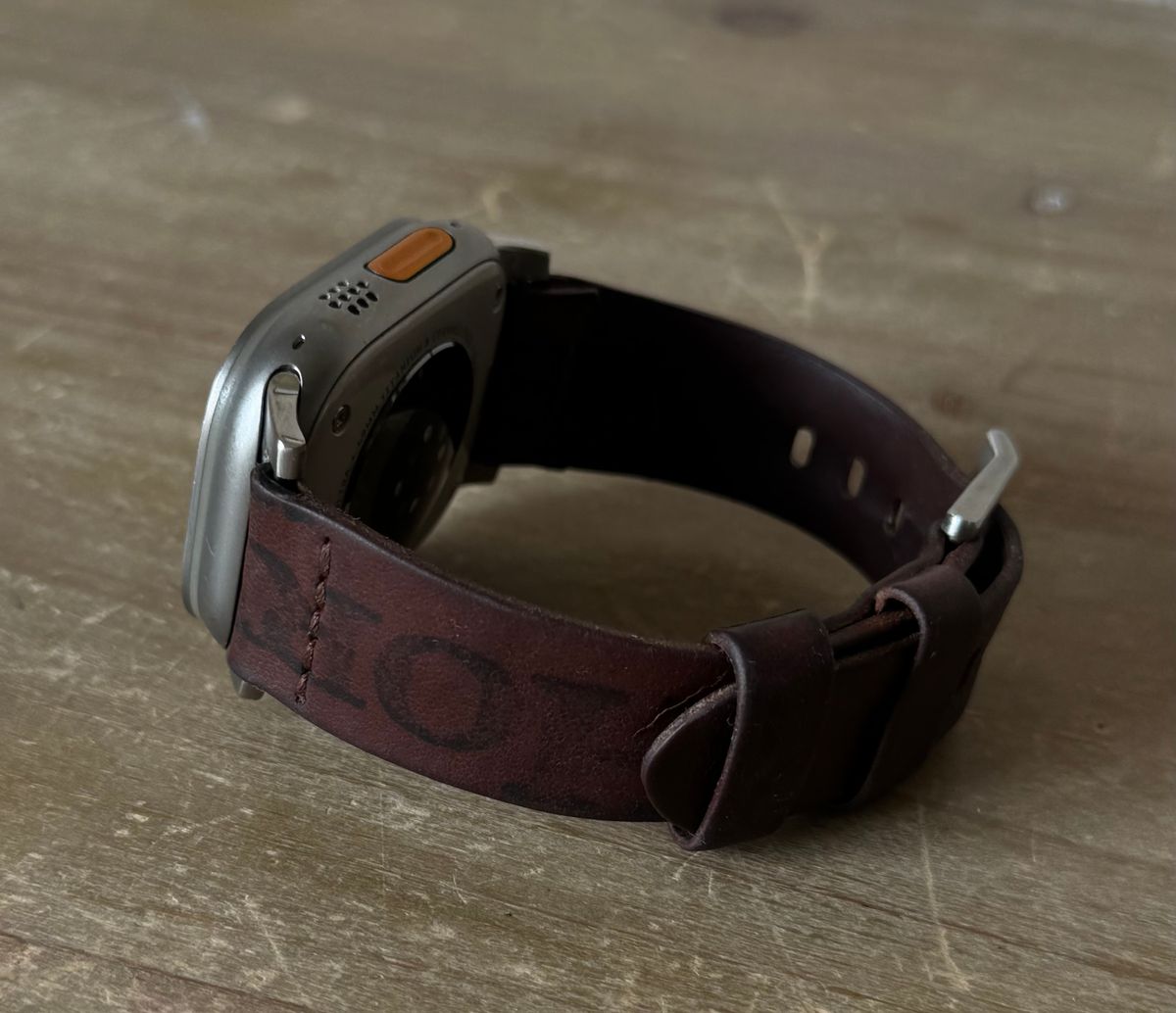 Photo by BamaBoyinTx on April 5, 2026 of the Ashland Leather Apple Watch Strap in Horween Reverse Natural Shell Cordovan.