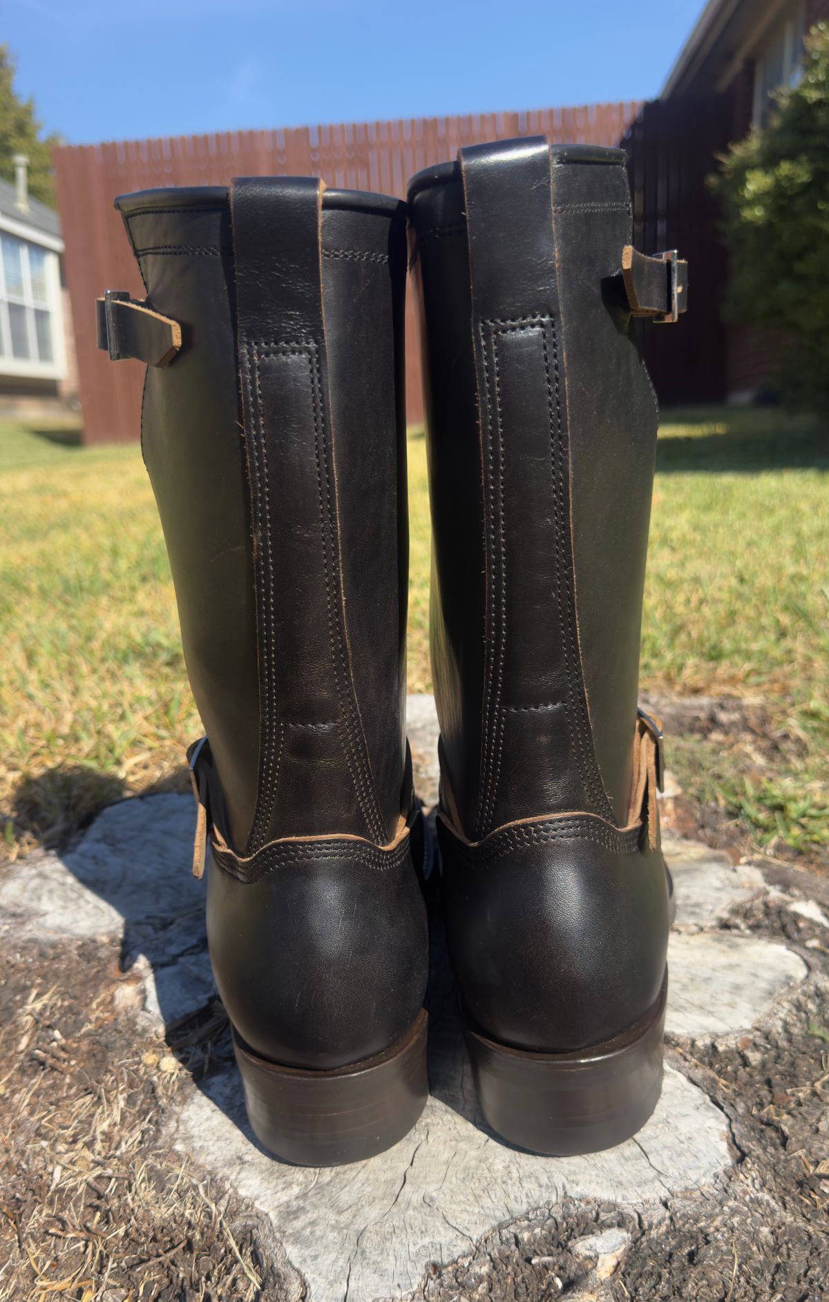 Photo by BamaBoyinTx on November 4, 2025 of the Zerrows Type One in Maryam Black Horsebutt.