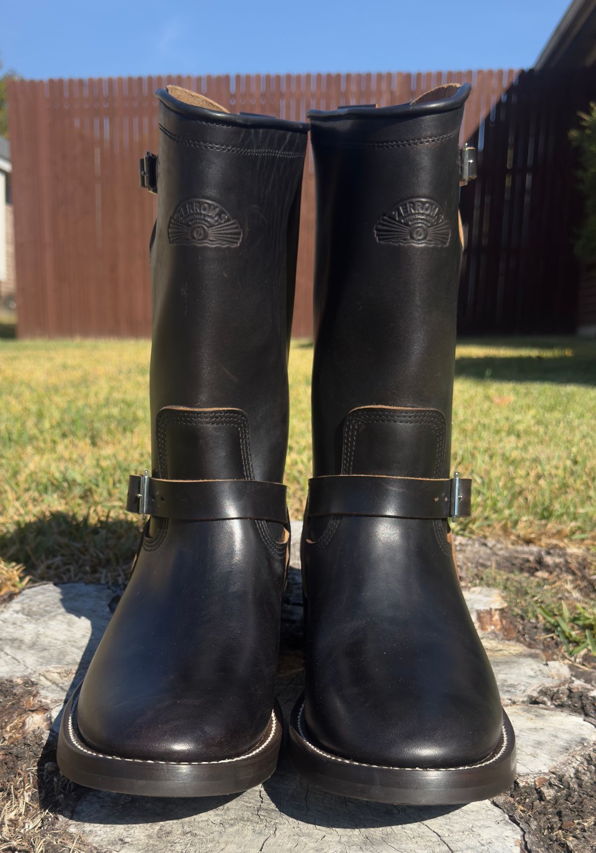 Photo by BamaBoyinTx on November 4, 2025 of the Zerrows Type One in Maryam Black Horsebutt.