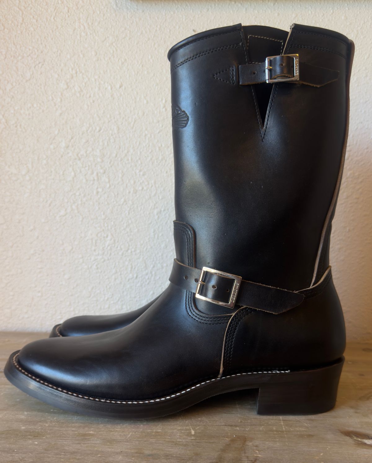 Photo by BamaBoyinTx on November 4, 2025 of the Zerrows Type One in Maryam Black Horsebutt.