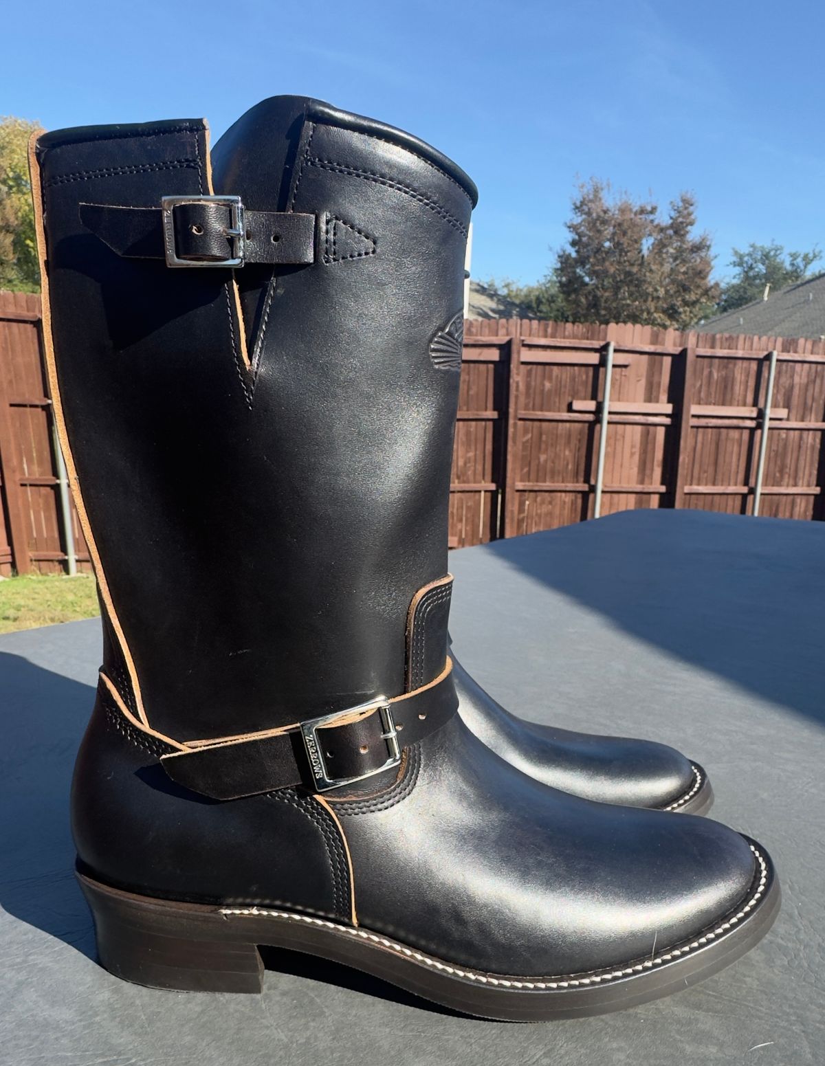 Photo by BamaBoyinTx on November 4, 2025 of the Zerrows Type One in Maryam Black Horsebutt.