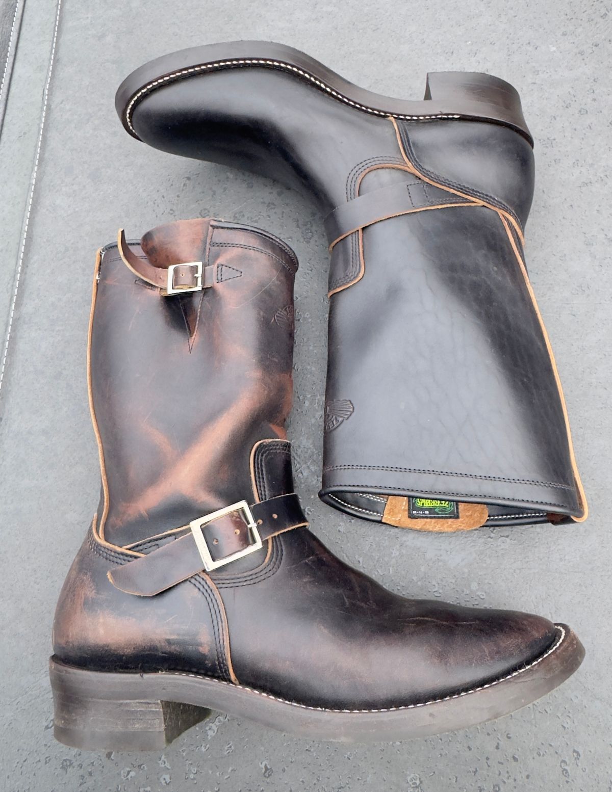 Photo by BamaBoyinTx on December 1, 2025 of the Zerrows Type One in Maryam Black Horsebutt.