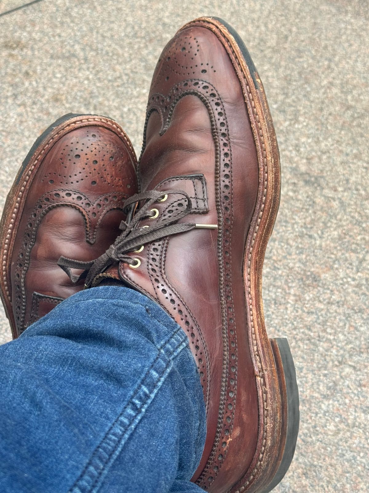 Photo by BamaBoyinTx on September 19, 2024 of the Alden Alden Epaulet Innsbruck Longwing in Horween Brown Chromexcel.