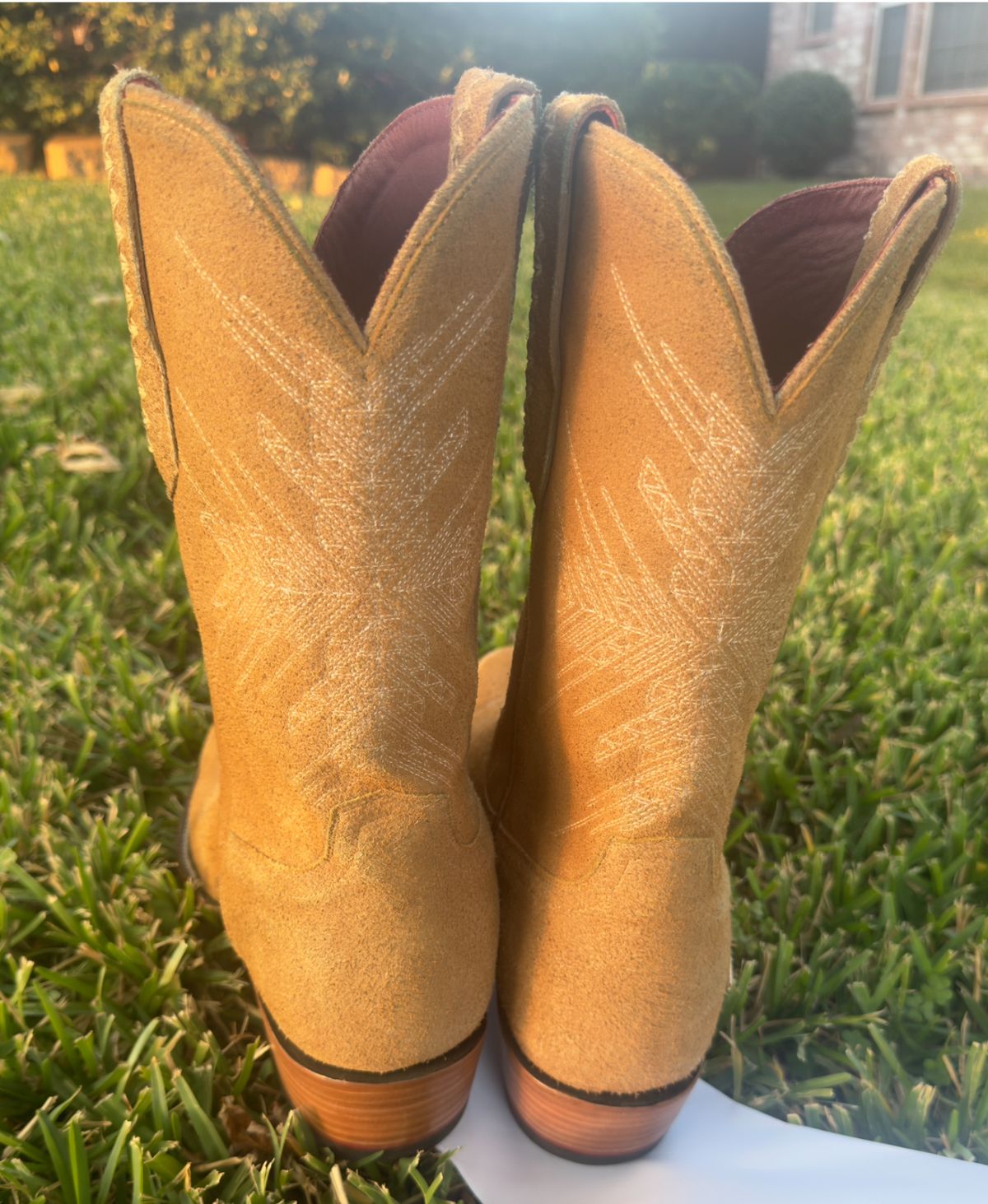 Photo by BamaBoyinTx on October 16, 2024 of the Chisos No. 2 in Heritage Rougout Cowhide.