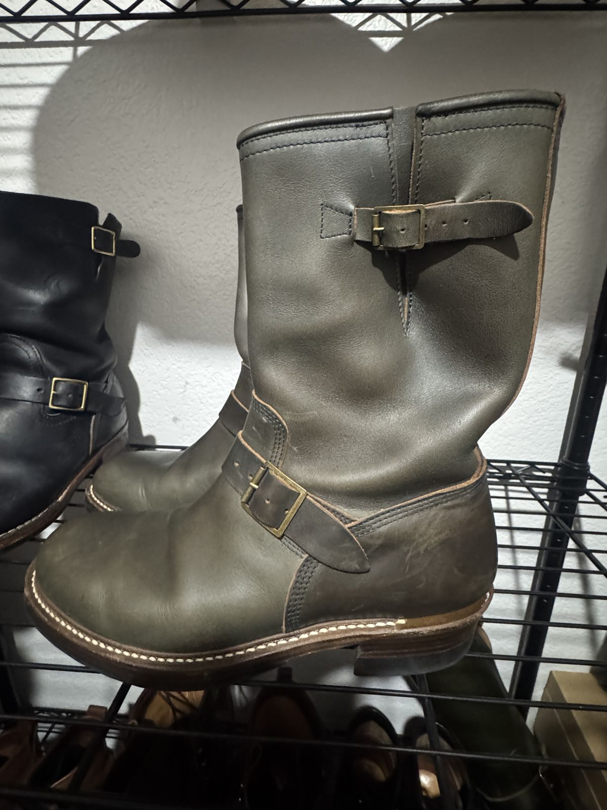 Photo by BamaBoyinTx on July 10, 2025 of the John Lofgren Wabash Engineer Boots in Badalassi Carlo Grigio Minerva Liscio.