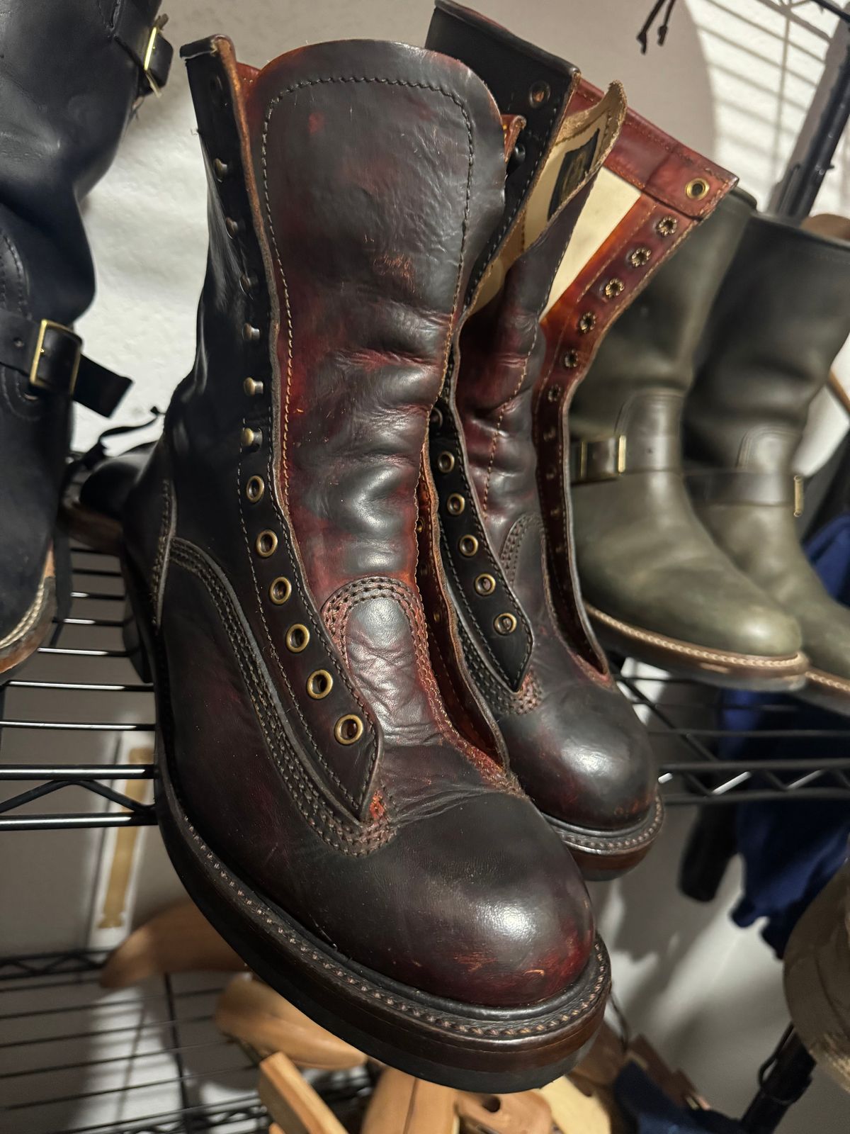 Photo by BamaBoyinTx on April 29, 2025 of the John Lofgren Donkey Puncher Boots in Badalassi Carlo Bone Minerva Liscio.