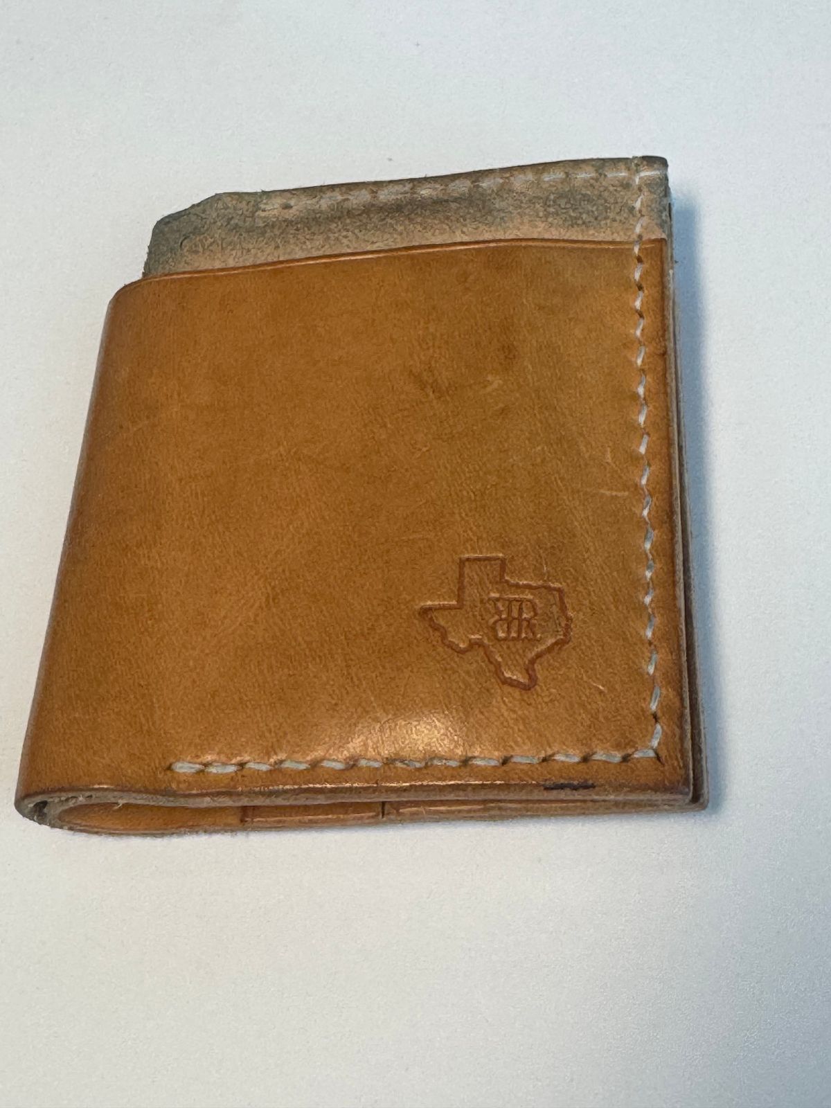 Photo by BamaBoyinTx on December 11, 2024 of the RR Texas Leather Custom wallet in Badalassi Carlo Bone Minerva Liscio.