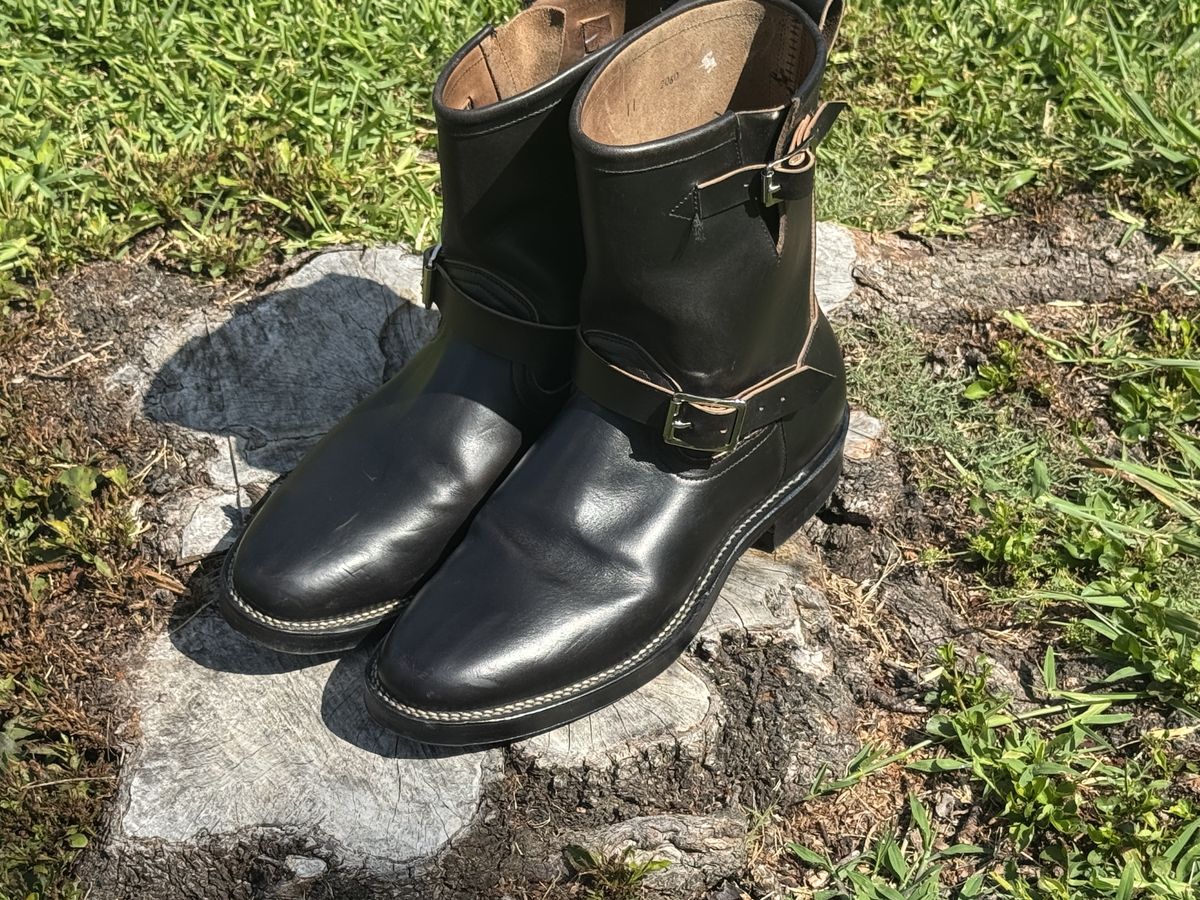 Photo by BamaBoyinTx on June 23, 2025 of the Viberg Engineer in Maryam Black Teacore Horsebutt.