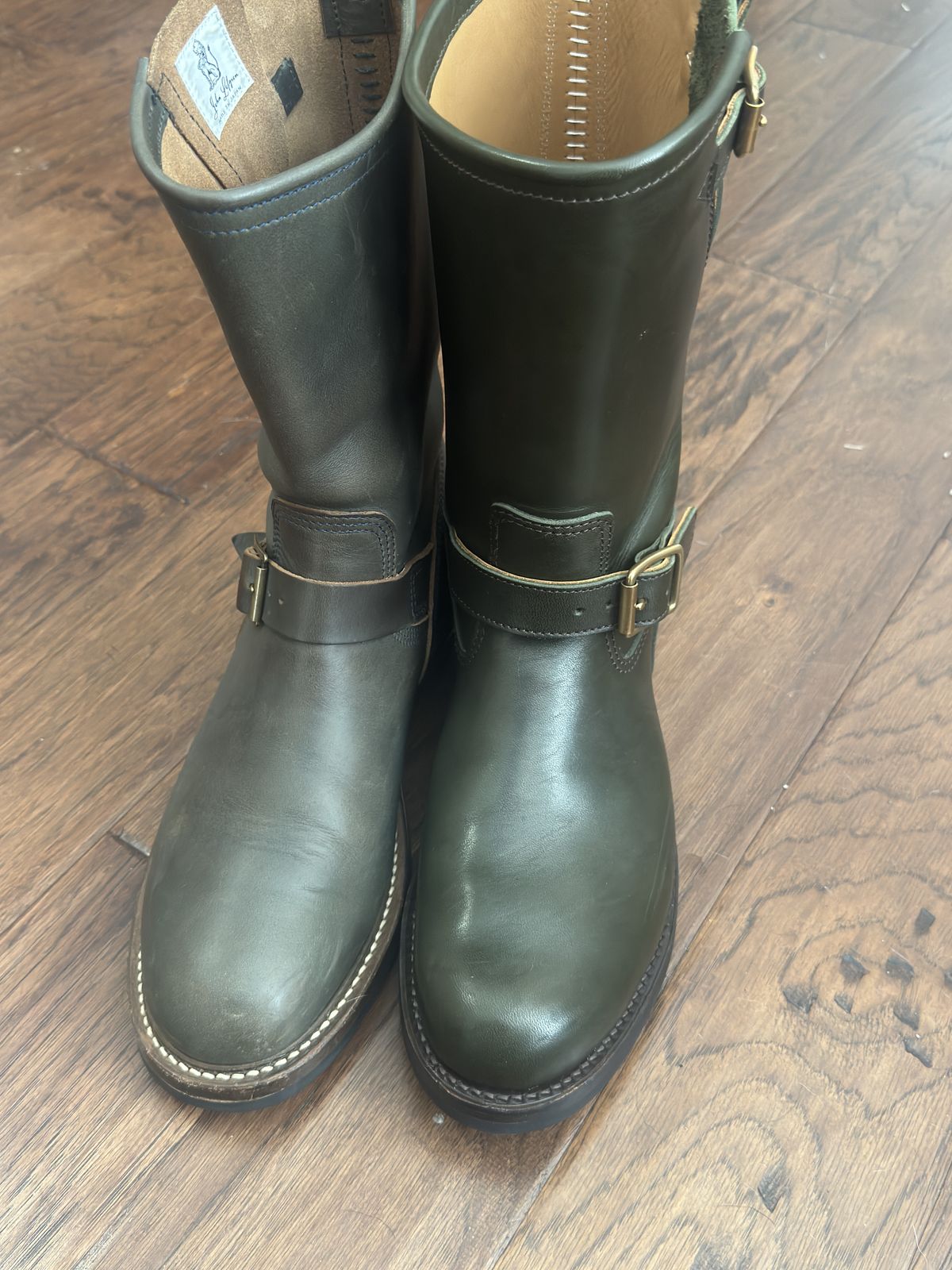 Photo by BamaBoyinTx on June 23, 2025 of the Y'2 Leather Engineer Boot in Olive Eco Horse.