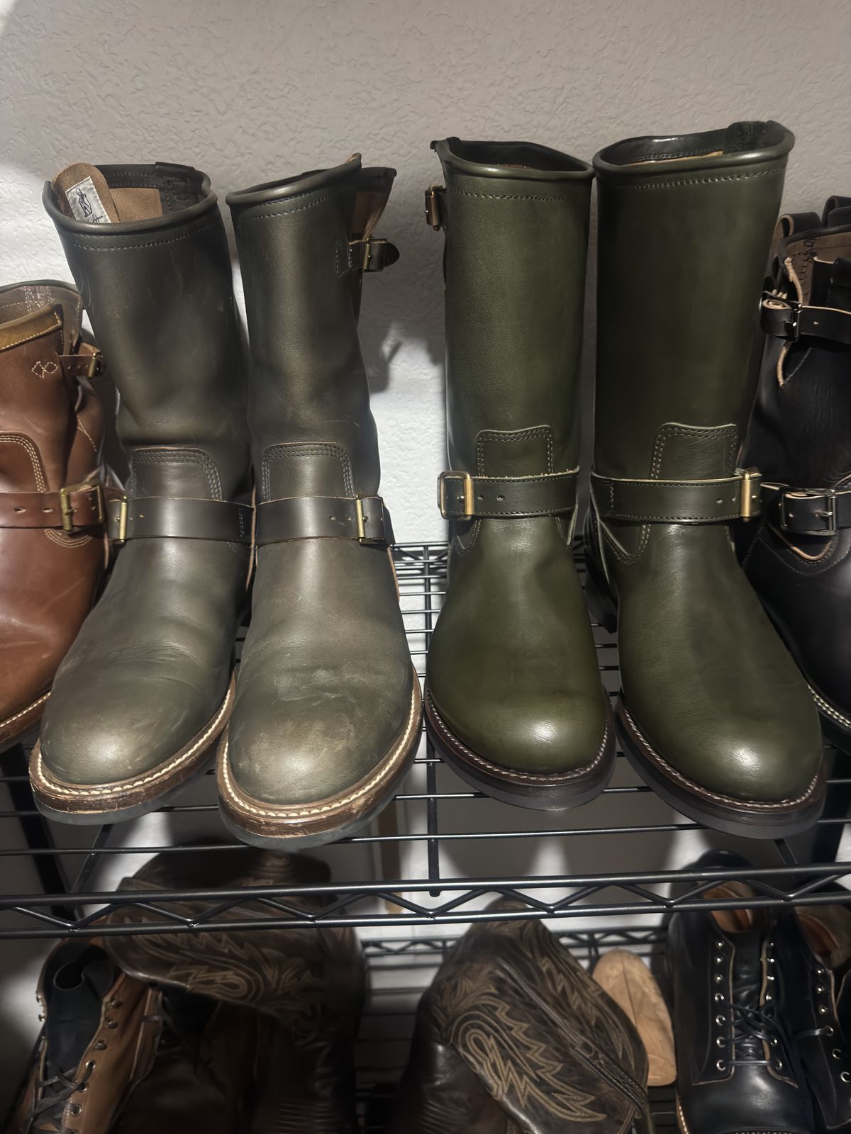 Photo by BamaBoyinTx on June 5, 2025 of the Y'2 Leather Engineer Boot in Olive Eco Horse.