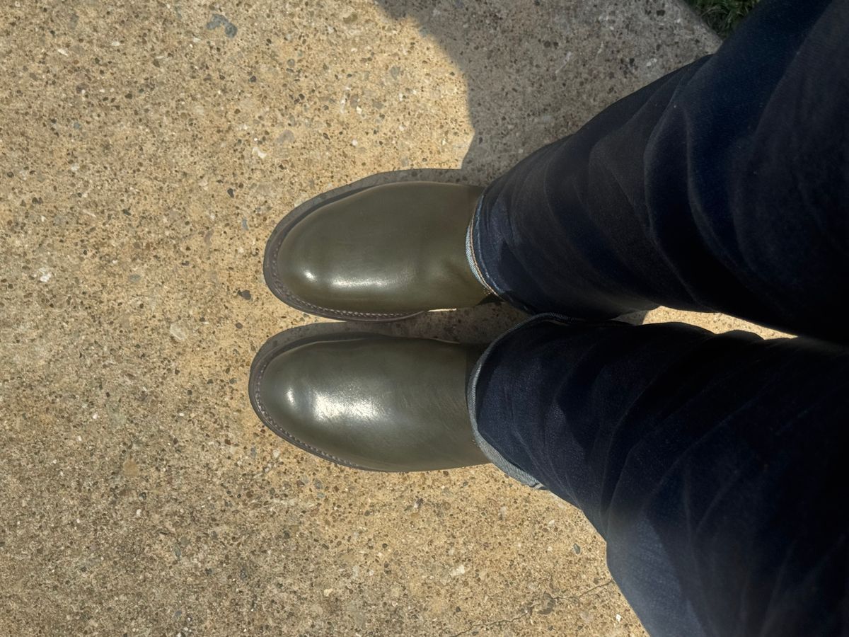 Photo by BamaBoyinTx on June 6, 2025 of the Y'2 Leather Engineer Boot in Olive Eco Horse.