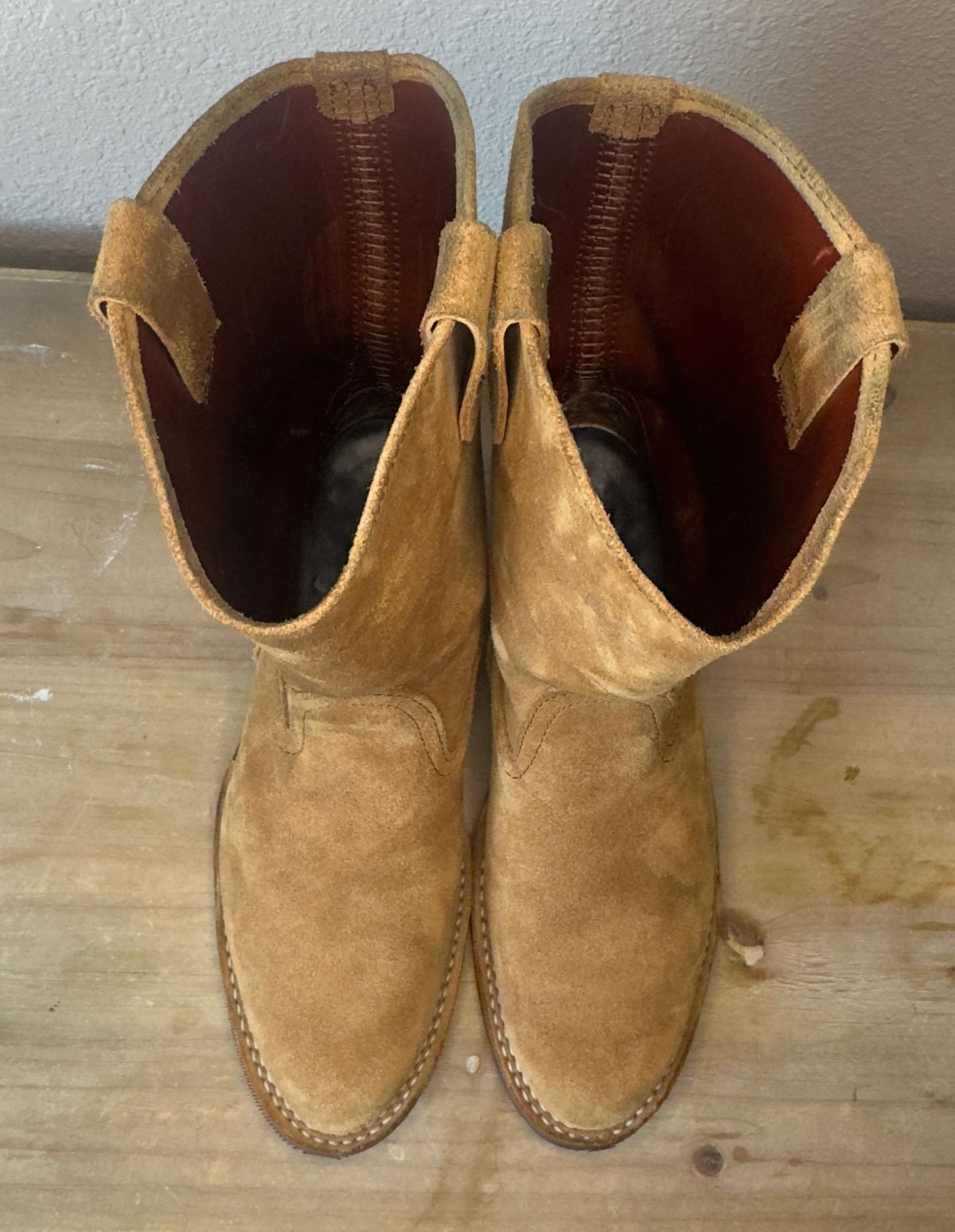 Photo by BamaBoyinTx on October 1, 2025 of the Wesco Morrison in Seidel British Tan Domain Roughout.